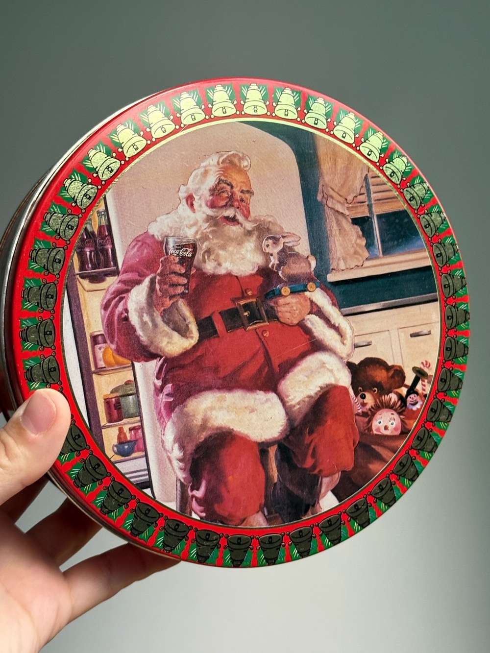 Vintage c1993 Coca-Cola Santa Claus Christmas Circle Lidded Tin Cookies Storage